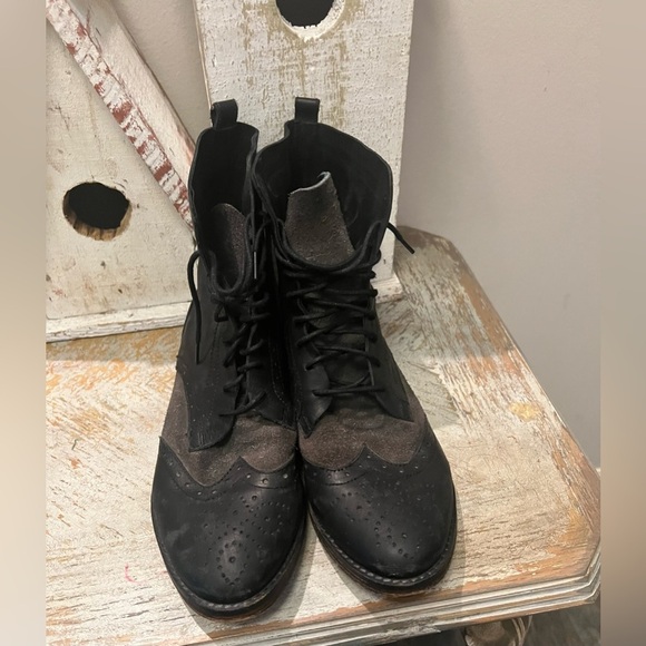 Free People Black Distressed Womens Lace up Boots Size 41/8.5 - Picture 9 of 10